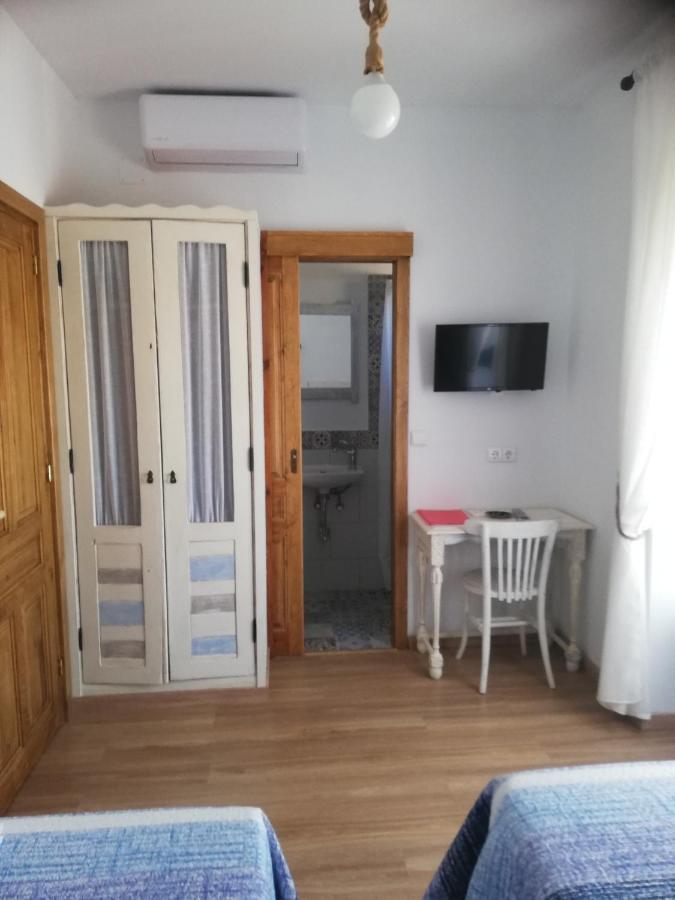 Hostal El Lugar De La Mancha Argamasilla de Alba Exterior foto