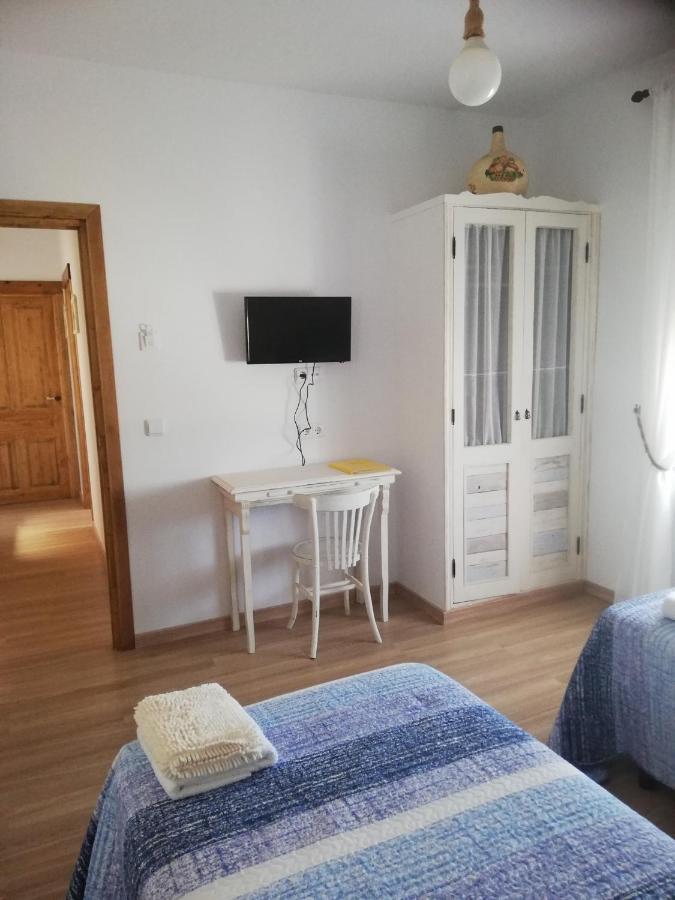 Hostal El Lugar De La Mancha Argamasilla de Alba Exterior foto