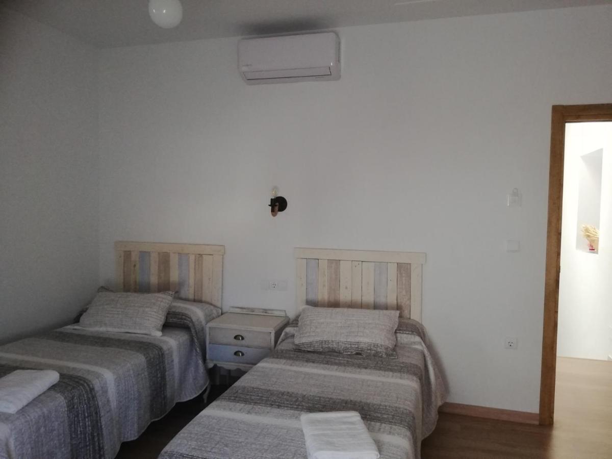 Hostal El Lugar De La Mancha Argamasilla de Alba Exterior foto
